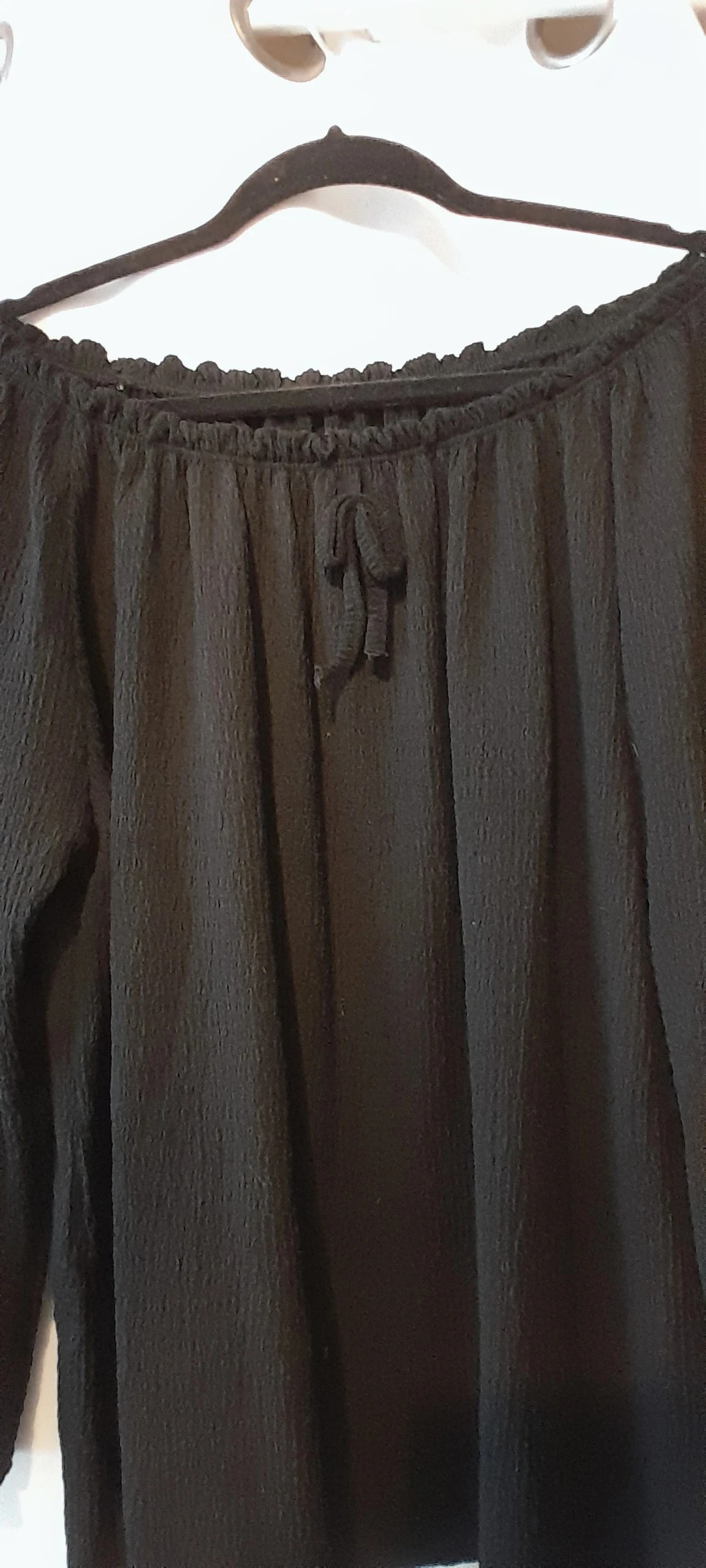 Blusa para mulher de cor preta, Tamanho M/L – photo 3